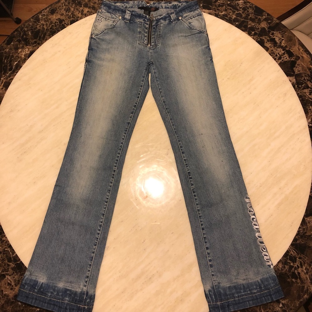 New Rocawear Embroidered Logo Jeans Size 27/28